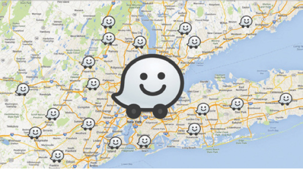 Figure 1. Crowdsourced Waze map, where users contribute their own real-time traffic information