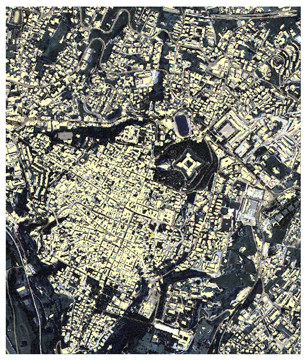 FIGURE 4. The same file overlapping to a satellite image.